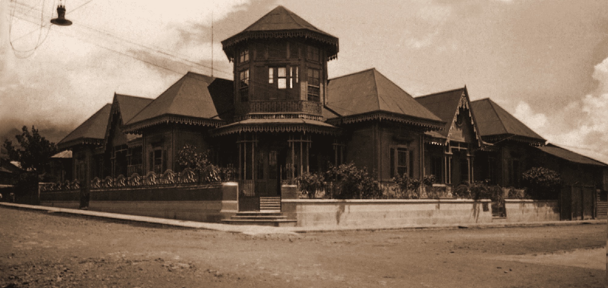 Casa Jiménez Sancho, construcción original con torre sobre vestíbulo